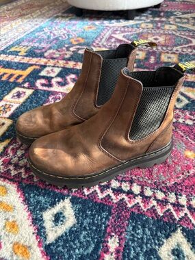 Dr. Martens Brown Leather Chelsea Boots Women’s sz 8